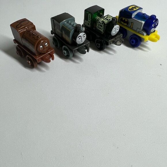 Thomas the Train DC Super Friends Character (4 Pack) - Picture 8 of 8